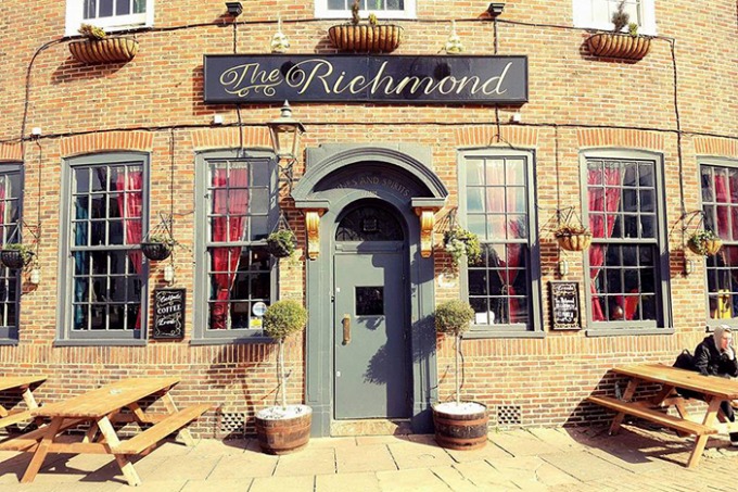 The Richmond Bar | Brighton Source