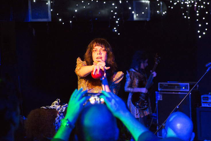 The-Coathangers-Brighton-Source-Ashley-Laurence-Time-for-Heroes-Photography